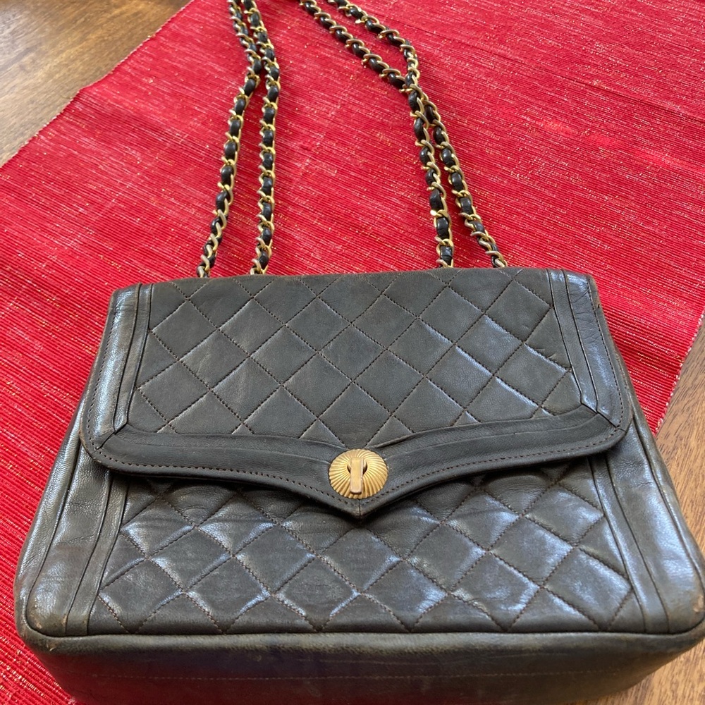 CHANEL Black Quilted Shoulder Bag with Gold Accents